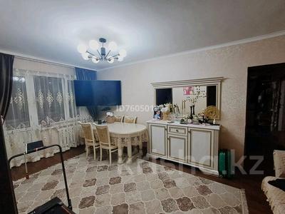 4-комнатная квартира · 63 м² · 2/5 этаж, мкр Строитель, Матросова — Циолковского за 20.5 млн 〒 в Уральске