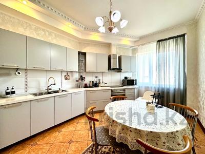 Аренда квартир в Алматы: 3-комнатная квартира · 134 м² · 10/18 этаж, Курмангазы за 580 000 〒 3-комнатная квартира · 134 м² · 10/18 этаж, Курмангазы за 580 000 〒 в Алматы, Алмалинский р-н