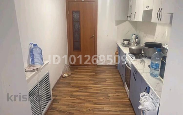 3-бөлмелі пәтер · 65 м² · 2/4 қабат, Мкрн 3 42 — Детская поликлиника, 4 ШКОЛА, ОМГ гимназия, бағасы: 26 млн ₸ в Конаеве — фото 2