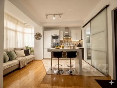 1-комнатная квартира · 50 м², мкр Таугуль, Мустай карим 12/12 — Жандосова Саина рядом трц Almaty mall за 18 000 ₸ в Алматы, Ауэзовский р-н