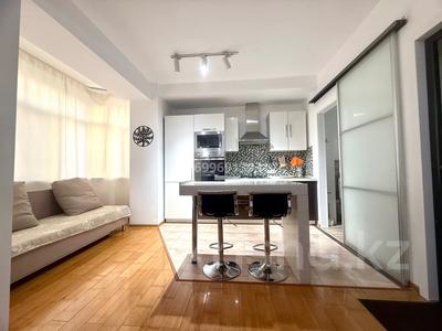 1-комнатная квартира · 50 м², мкр Таугуль, Мустай карим 12/12 — Жандосова Саина рядом трц Almaty mall за 13 000 〒 в Алматы, Ауэзовский р-н