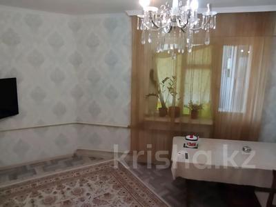 3-комнатная квартира, 56 м², 5/5 этаж, Рахимова 1а за 15 млн 〒 в Таразе