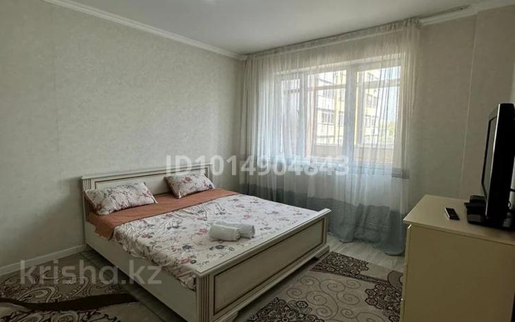 1-комнатная квартира · 45 м² · 7/9 этаж, мкр Аксай-1А — Толе би - Момышулы за 250 000 ₸ в Алматы, Ауэзовский р-н — фото 2