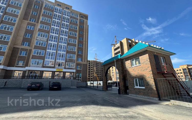 3-бөлмелі пәтер · 107.4 м² · 7/9 қабат, мкр. Алтын орда, Алия Молдагулова 50а, бағасы: 37 млн ₸ в Актобе — фото 3