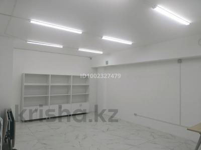 Свободное назначение, офисы, магазины и бутики, склады, салоны красоты, фитнес и спорт, медцентры и аптеки, образование, развлечения, конференц-залы, кабинеты и рабочие места, студии · 35 м² за 170 000 ₸ в Астане, Есильский р-н