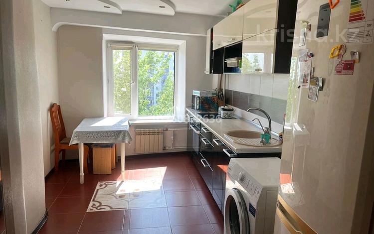 3-комнатная квартира · 70 м² · 7/12 этаж, Абая 216 — 8 школа за 20.5 млн 〒 в Уральске — фото 2