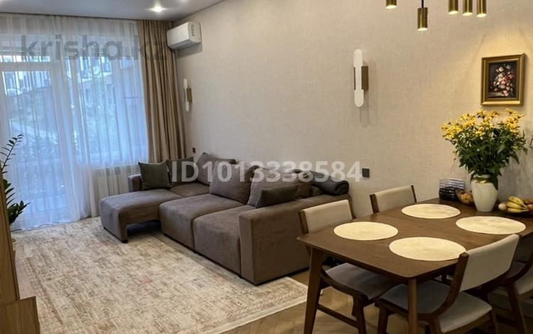 3-бөлмелі пәтер · 77.2 м² · 1/3 қабат, мкр Таусамалы, Жандосова 70Б, бағасы: 73 млн ₸ в Алматы, Наурызбайский р-н — фото 2