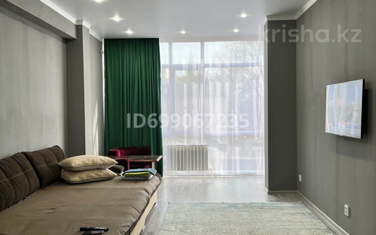 1-комнатная квартира · 60 м² · 2/9 этаж, Вокзальная 4 за 1 500 〒 в Уральске — фото 2