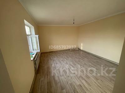 Отдельный дом · 2 комнаты · 70 м² · 8 сот., мкр Самал-3 504а — Дауылбавой пересечение молодая гвардия за 25 млн 〒 в Шымкенте, Абайский р-н