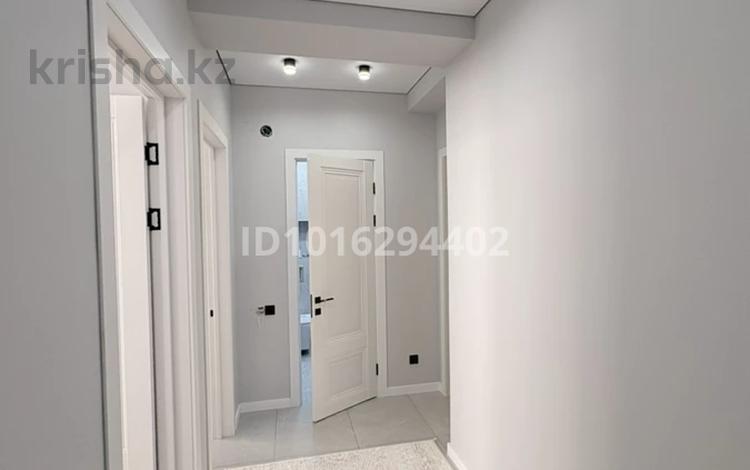 2-бөлмелі пәтер · 70 м² · 5/5 қабат, Самал ш/а., Мкрн Самал 60A, бағасы: 300 000 ₸ в Атырау, мкр Самал — фото 2