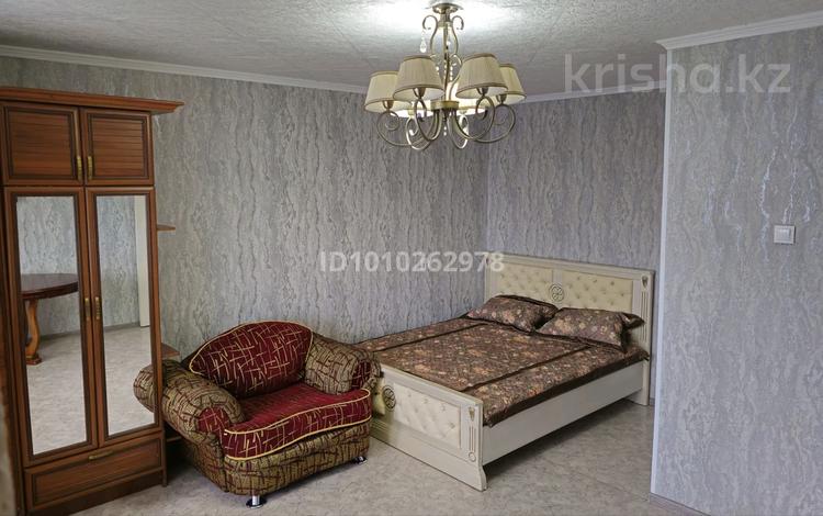1-бөлмелі пәтер · 33 м² · 4/5 қабат, Пришахтинск, Кемеровская 57, бағасы: 12.7 млн ₸ в Караганде, Алихана Бокейханова р-н — фото 2