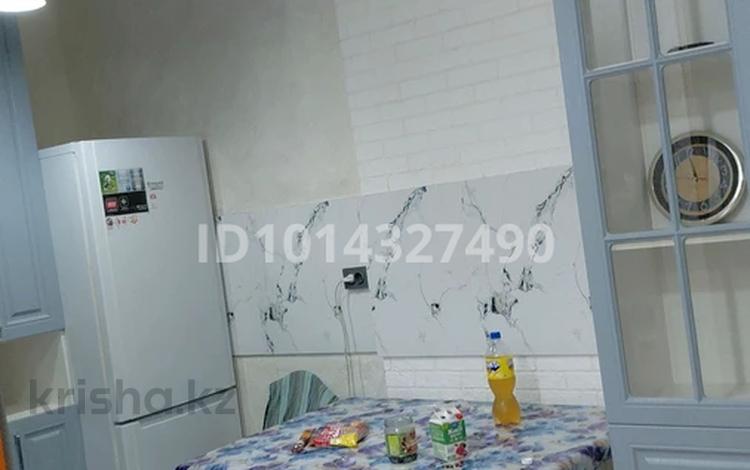 2-бөлмелі пәтер · 70 м² · 2/6 қабат, Абая 38, бағасы: 600 000 ₸ в Алматы, Бостандыкский р-н — фото 2