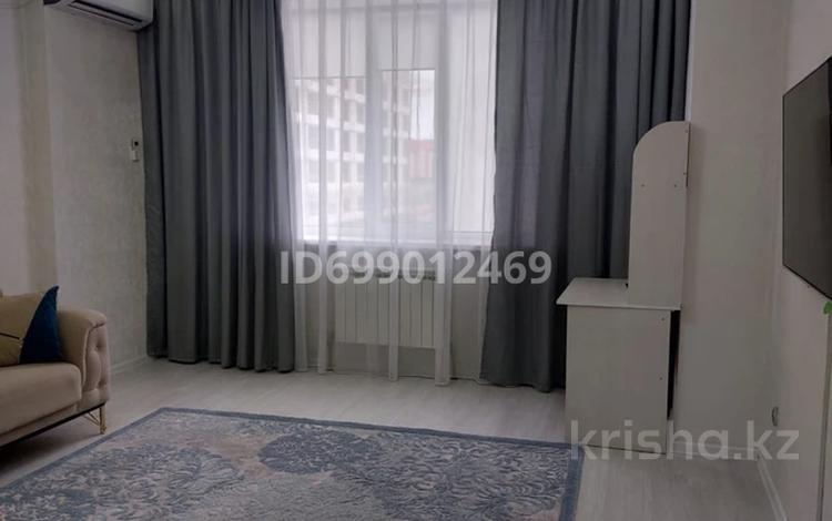 1-комнатная квартира · 49 м² · 3/8 этаж, мкр Нурсая, Габдиева 47а за 200 000 ₸ в Атырау — фото 2