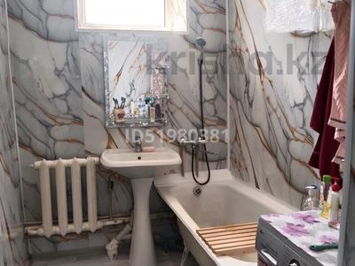 Отдельный дом · 4 комнаты · 90.5 м² · 10 сот., улица Азербаева 15 за 8 млн 〒 в Жанатасе