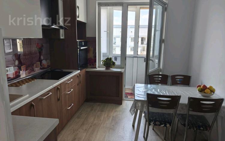 2-комнатная квартира · 56 м² · 8/8 этаж, Б. Момышулы 5 за 33 млн ₸ в Алматы, Алатауский р-н — фото 2