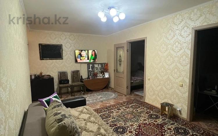 3-комнатная квартира, 50 м², 3/5 этаж, горького за 18.4 млн 〒 в Петропавловске — фото 2