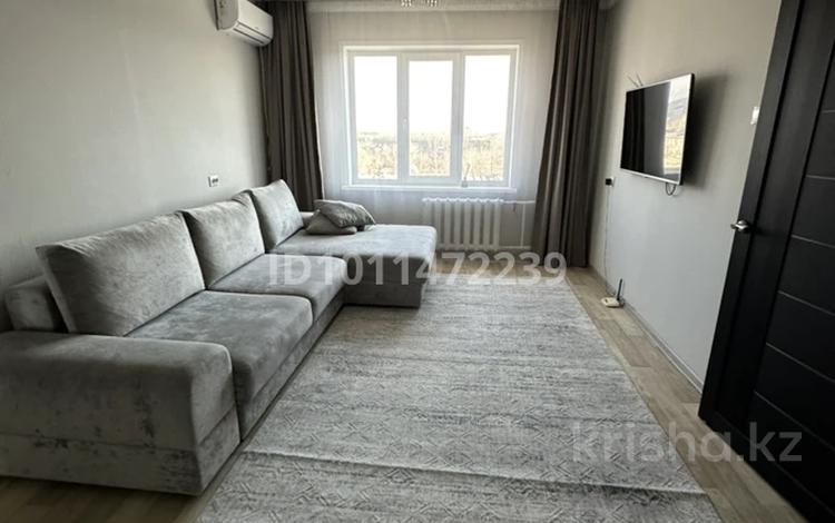 2-бөлмелі пәтер · 54 м² · 8/10 қабат, Добролюбова 53, бағасы: 250 000 ₸ в Усть-Каменогорске, Ульбинский — фото 2