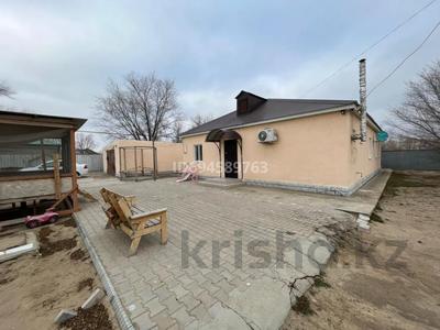 Отдельный дом · 4 комнаты · 140 м² · 17 сот., мкр Зарослый, Байгазы 9 — Вдоль дороги за 25 млн ₸ в Атырау