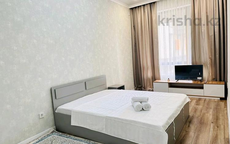 1-комнатная квартира, 49 м², 2/10 этаж посуточно, Байтурсынова 179 за 20 000 〒 в Алматы — фото 2