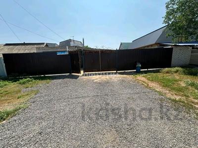 Отдельный дом · 2 комнаты · 80 м² · 4 сот., Карасаи батыра 111 — Кулымбетова за 24 млн 〒 в Актобе, мкр. Курмыш