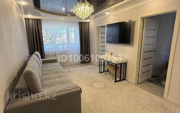 4-бөлмелі пәтер · 63 м² · 2/5 қабат, Майкудук, 14й микрорайон 1, бағасы: 21 млн ₸ в Караганде, Алихана Бокейханова р-н — фото 2