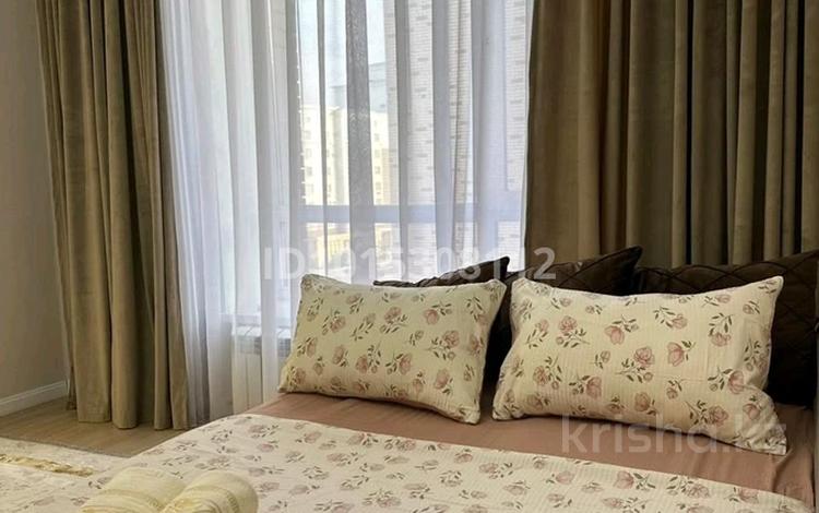 1-комнатная квартира · 45 м² · 5/9 этаж, Кайым Мухамедханов 21/2 за 15 000 ₸ в Астане, Нура р-н — фото 2