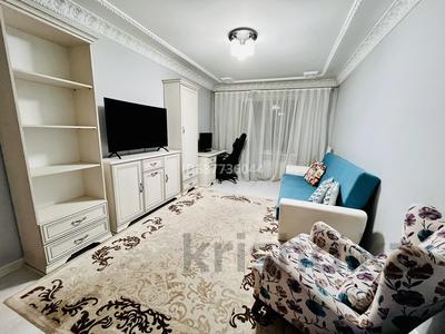 Аренда квартир в Алматы: 2-комнатная квартира · 47 м² · 5/5 этаж, мкр Аксай-4 — Момышулы-Жубанова за 300 000 〒 2-комнатная квартира · 47 м² · 5/5 этаж, мкр Аксай-4 — Момышулы-Жубанова за 300 000 〒 в Алматы, Ауэзовский р-н