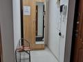 1-комнатная квартира · 45 м² · 1/5 этаж, Авангард ул Владимирского 100 за 9 000 ₸ в Атырау — фото 4