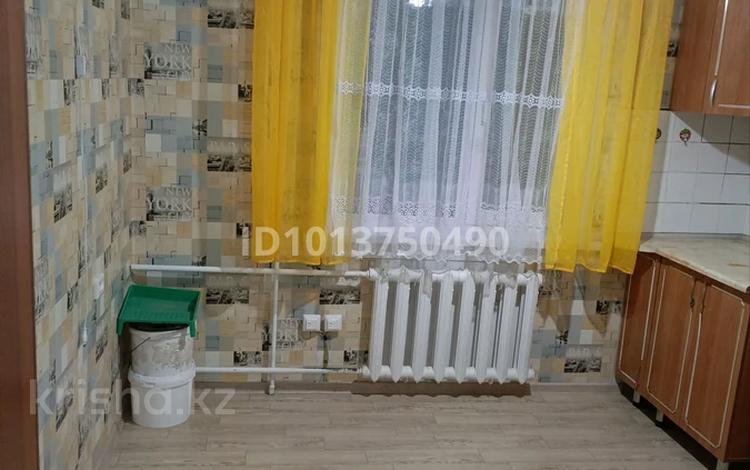1-бөлмелі пәтер · 33.2 м² · 1/9 қабат, Набережная 41, бағасы: 8 млн ₸ в Аксу — фото 2