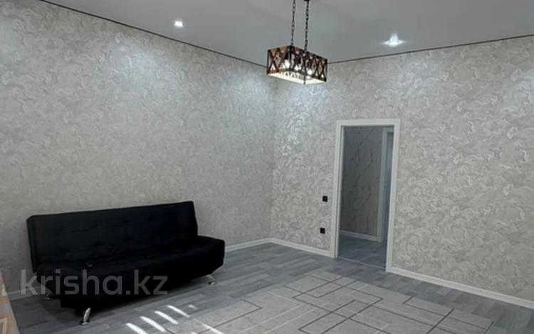 2-бөлмелі пәтер · 70 м² · 4/8 қабат, 20-ш/а. 1/2, бағасы: 250 000 ₸ в Актау, 20-й мкр — фото 2