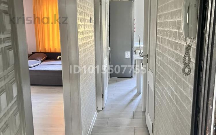 2-комнатная квартира · 50 м² · 4/5 этаж, мкр Аксай-2 46 за 250 000 ₸ в Алматы, Ауэзовский р-н — фото 2