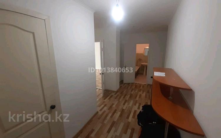 2-бөлмелі пәтер · 64 м² · 5/9 қабат, Болашақ ш/а. 131 В, бағасы: 17 млн ₸ в Актобе, мкр Болашак — фото 2