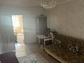 2-комнатная квартира · 42 м², Мұхамеджанова 27 — Рядом есть все что вы хотите:вокзал,магазин достаточно много,поликлиника Гулдер,кафе Рустем,тойхана Айзере,Акерке,школа 16,17 за 14.5 млн ₸ в Балхаше — фото 4