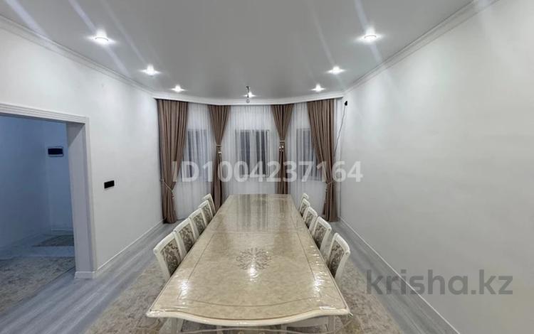 Отдельный дом · 4 комнаты · 140 м² · 4 сот., мкр Мадениет 12/1 — Айткеш Толганбаев 12/1, ориентировочно 196 школа за 51 млн ₸ в Алматы, Алатауский р-н — фото 2