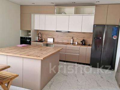 Отдельный дом · 5 комнат · 300 м² · 10 сот., Карибжанова 92 за 65 млн 〒 в Петропавловске