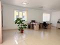 Свободное назначение, офисы, медцентры и аптеки, образование · 580.8 м² за 1.5 млн ₸ в Уральске — фото 2