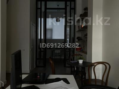 Офисы · 43 м² за 600 000 ₸ в Астане, Есильский р-н