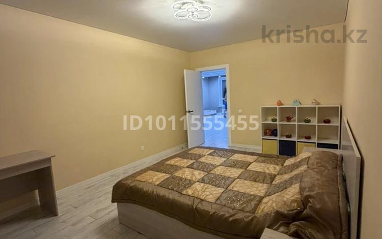 8-комнатная квартира · 250 м² · 9/10 этаж, мкр Юго-Восток, Строителей 33 за 75 000 ₸ в Караганде, Казыбек би р-н — фото 10