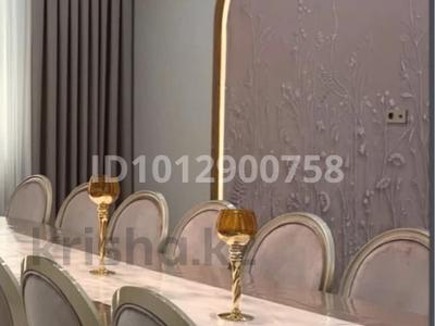 4-бөлмелі пәтер · 180 м² · 4/5 қабат, "Самал 2" шағын ауданы, Микрорайон Самал-2 Samal, бағасы: 170 млн ₸ в Актау, мкр "Самал 2"
