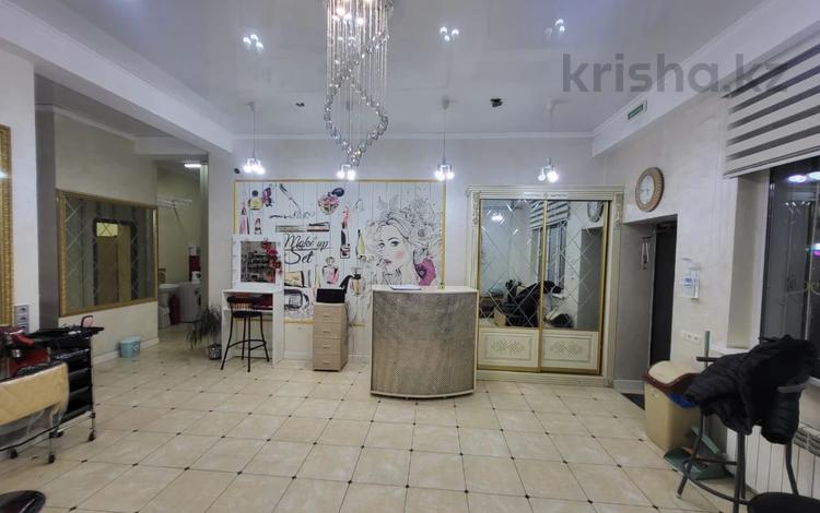 Свободное назначение, офисы, магазины и бутики, общепит, салоны красоты, медцентры и аптеки, образование, развлечения · 65 м² за 75 млн 〒 в Алматы, Бостандыкский р-н — фото 3
