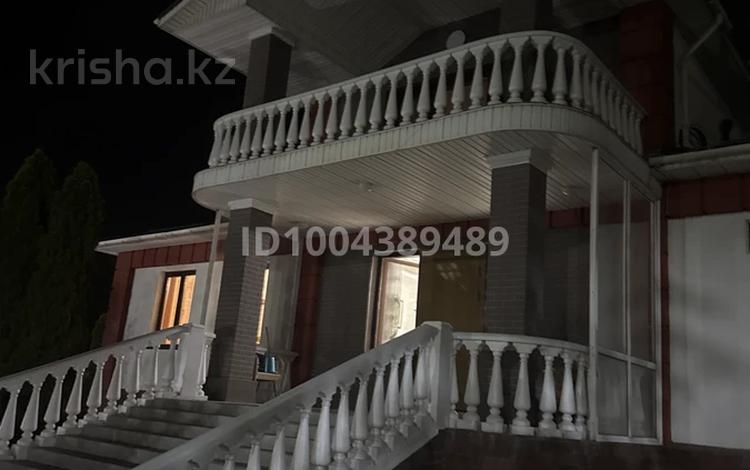 Отдельный дом · 4 комнаты · 450 м² · 50 сот., Байдебек баба без номера — Байдебек баба за 1.5 млн ₸ в Каскелене — фото 2