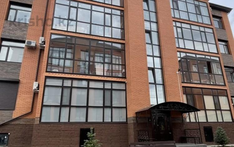 3-комнатная квартира, 90 м², 4/4 этаж, Естая 94 за 29.7 млн 〒 в Павлодаре — фото 2