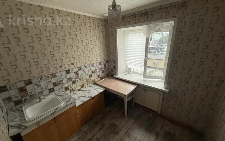 2-бөлмелі пәтер · 40 м² · 2/5 қабат, Назарбаева 18, бағасы: 13.9 млн ₸ в Усть-Каменогорске — фото 2