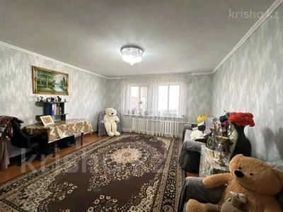 Часть дома • 3 комнаты • 61 м² • 10 сот., мкр Акбулак 17 за 56 млн 〒 в Алматы, Алатауский р-н