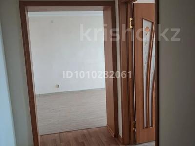 2-бөлмелі пәтер · 49.8 м² · 4/4 қабат, Железнодорожная 8, бағасы: 10 млн ₸ в Аксу