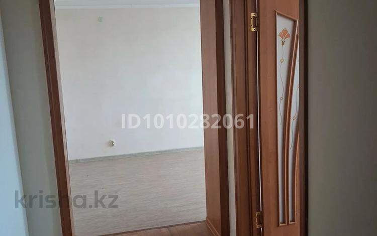 2-бөлмелі пәтер · 49.8 м² · 4/4 қабат, Железнодорожная 8, бағасы: 10 млн ₸ в Аксу — фото 2