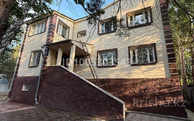 Отдельный дом · 7 комнат · 300 м², мкр Шубар — Возле парка Жетысу и парка Центральный за 3 млн 〒 в Астане, Есильский р-н — фото 2