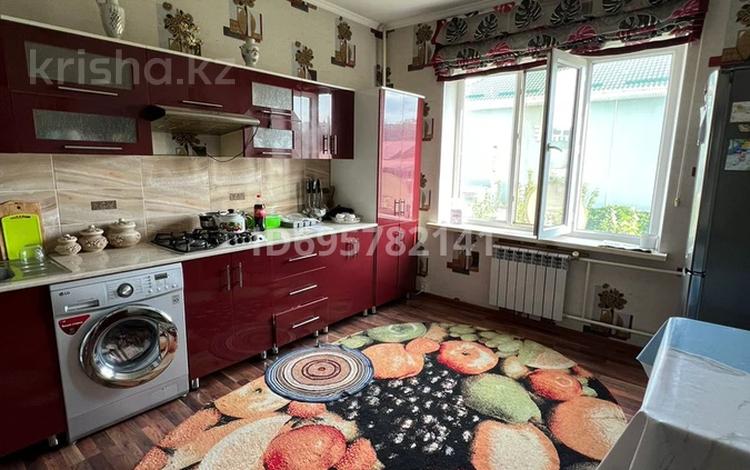 2-бөлмелі пәтер, 61.5 м², 2/3 қабат, Пер Рысбек батыра 6 б, бағасы: 25 млн 〒 в Таразе — фото 2