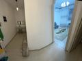 1-комнатная квартира · 42 м² · 8/9 этаж, мкр Береке 20 — По трассе доссор за 11 млн ₸ в Атырау — фото 12