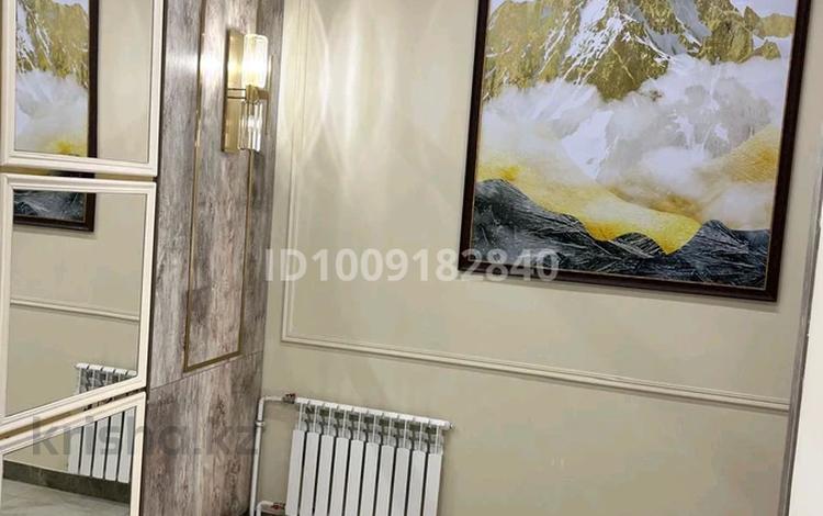 2-комнатная квартира · 73 м² · 2/5 этаж, мкр Кунгей , 218-й учетный квартал 155 за 35 млн ₸ в Караганде, Казыбек би р-н — фото 2